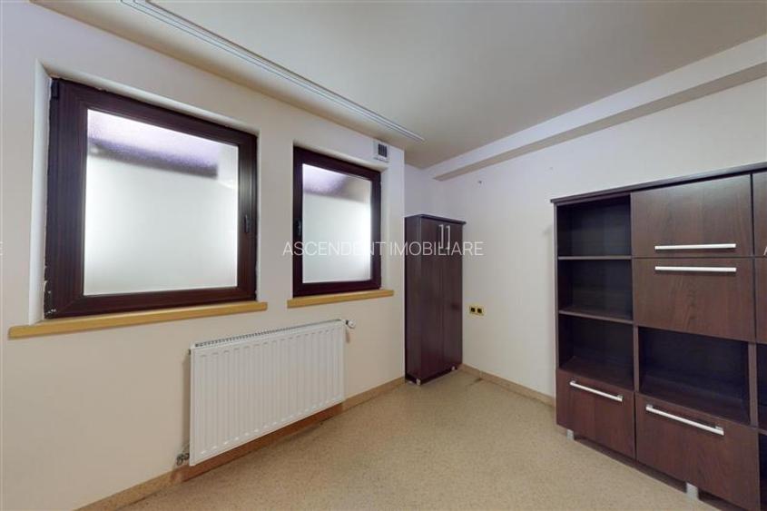 Volum arhitectural remarcabil:Rezidential/ Sediu firma,Clinica,Investitie,Centru - 22