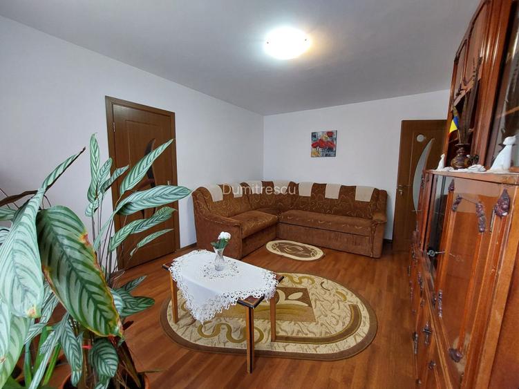 vand ap. 2 camere etaj 2 micro 6 - 10