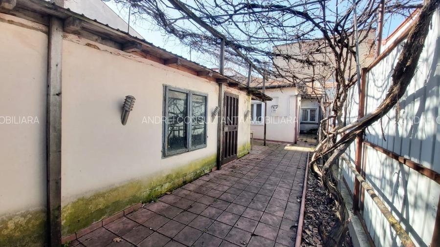 Vanzare casa renovata 2 camere, baie bucatarie 100 mp teren proprietate Domenii - 3