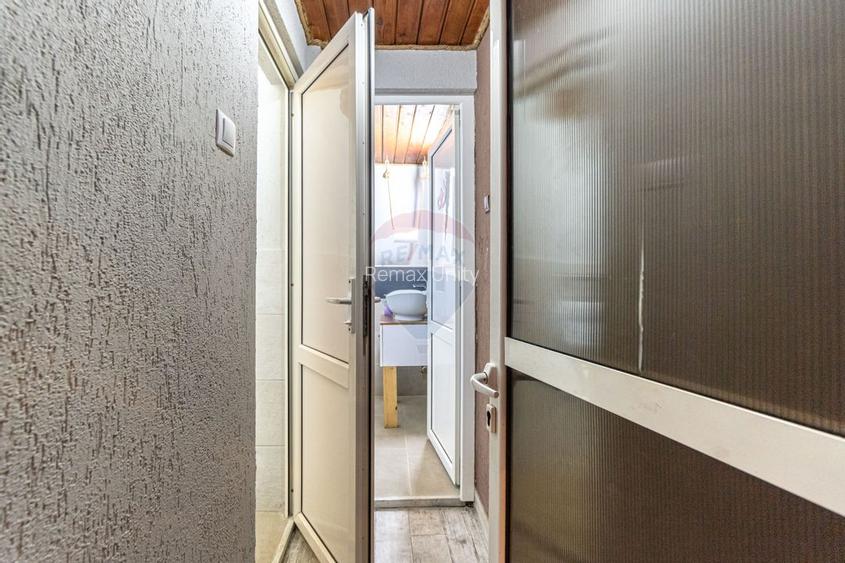 Casă / Vilă cu 20 camere de vânzare în Timisu de Jos, DN1, Brasov - 38