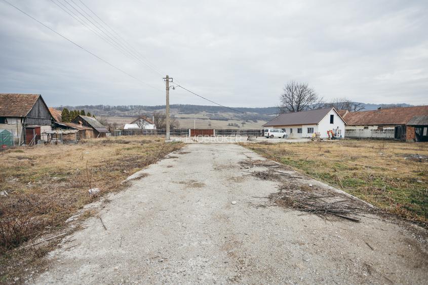 Inchiriez teren si cladiri in localitatea Betesti, judetul Harghita - 8