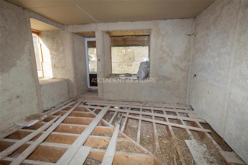 FILM! Constructie rustica tip Casa Verde, cu parau si panorama impresionanta, Mo - 25