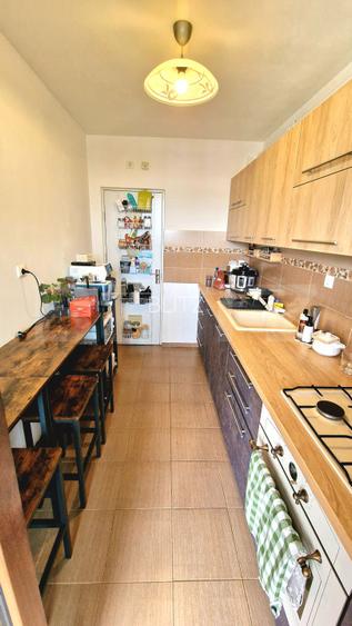 Apartament cu 3 camere, 60 mp, parcare cu CF, balcon, Sub Cetate - 9