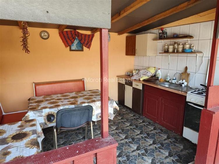 Proprietate spatioasa de vanzare in Gaesti, Dambovita - ideala pentru locuit sau - 17