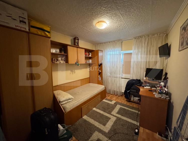 Apartament de 3 camere, decomandat, cartierul 1 Mai - 2