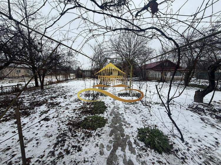 Casa batraneasca cu teren de vanzare in Lilieci Bacau - 11