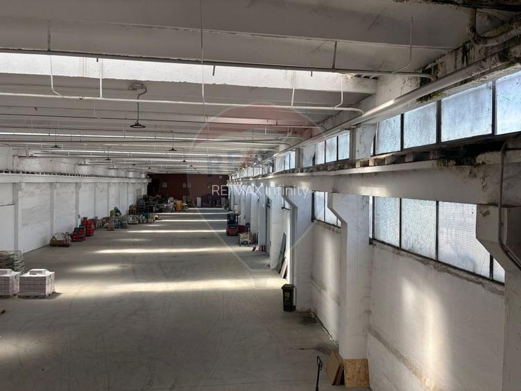 De vanzare hala 1738mp, administrativ 514mp, teren total 4741mp - 9