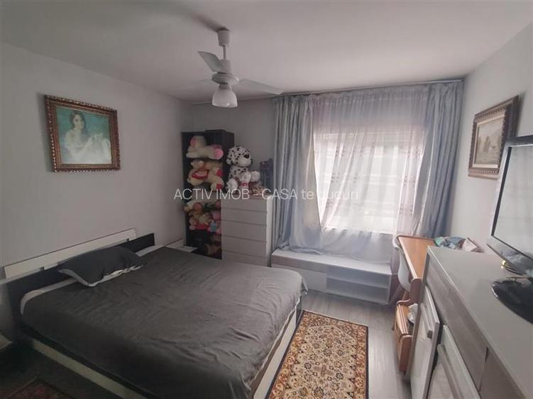 Petrosnita, Casa la Curte cu Garaj si Teren de 900 Mp - 7