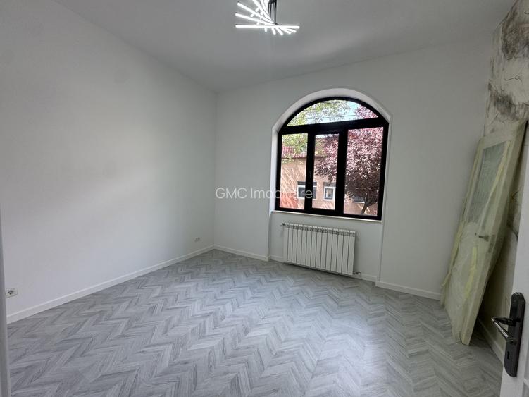 Apartament 2 camere nemobilat Piata Unirii - 11