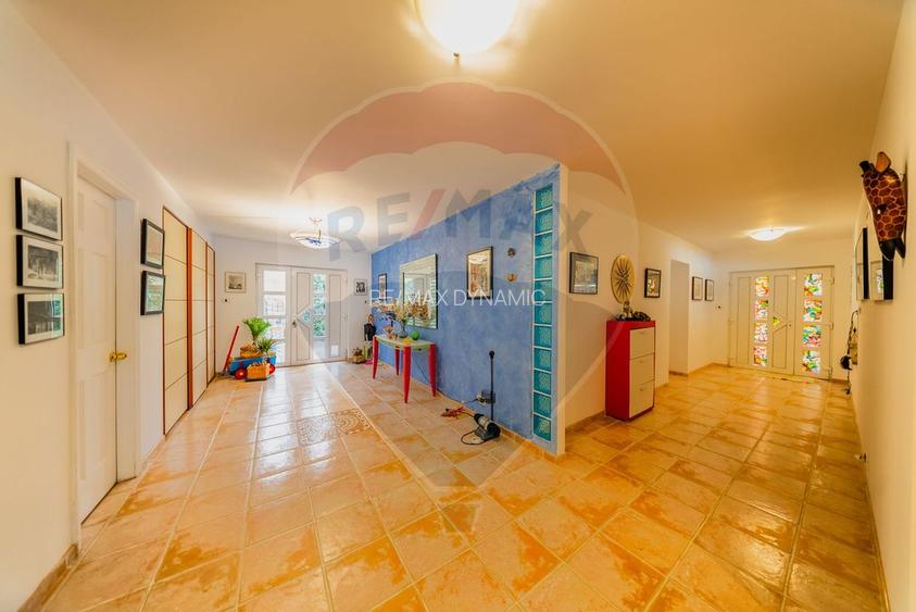 Vilă cu 4 camere de vânzare 921 mp zona Subcetate,Arad - 3