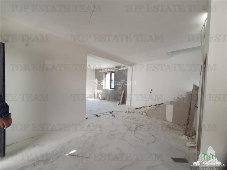 Duplex 8 camere cu doua intrari separate curte comuna Navodari - 11