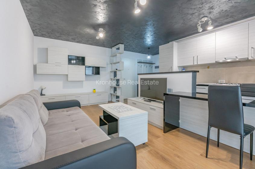 Apartament tip studio, in Coresi la pietonala - 2