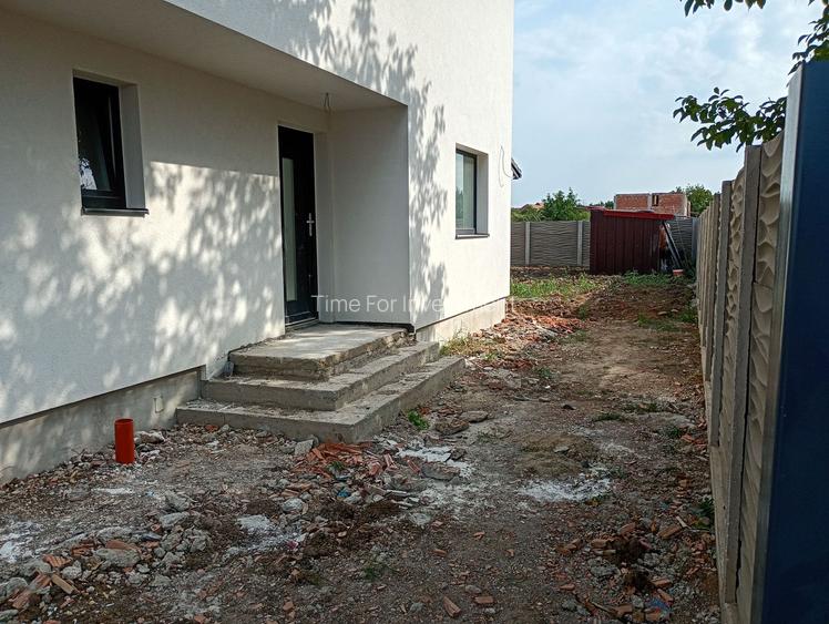 Sanandrei, Duplex pe Etaj, Drum Asflatat, Bucatarie Separata - 3