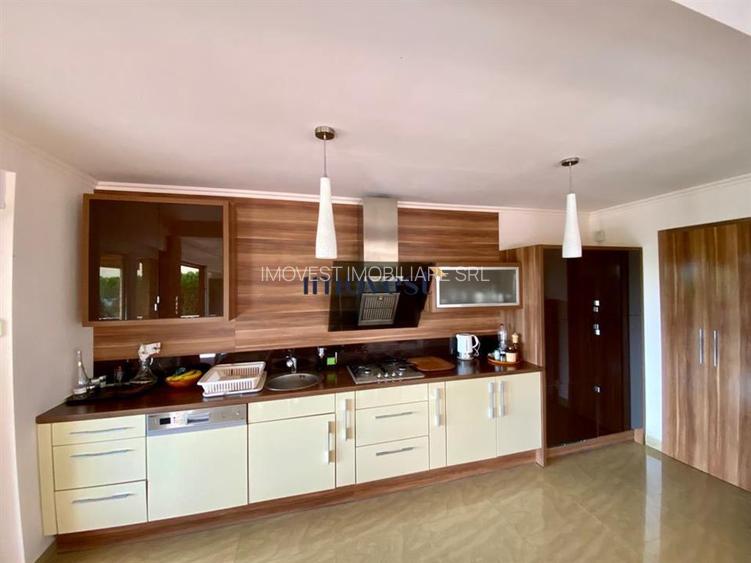 Casa de Vacanta de Vanzare la Lac Apa - 4 Dormitoare, Living + Bucatarie Open Sp - 9