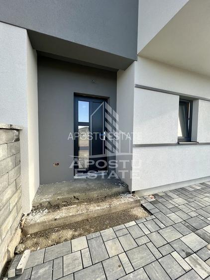 Duplex cu 4 camere, dressing si 3 bai. Toate utilitatile, la asfalt. - 25