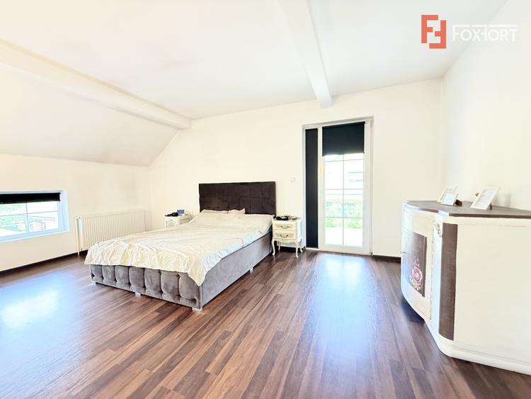 Casa cu 5 camere, 219 mp utili si 588 mp teren, de vanzare in Sanmihaiu Roman