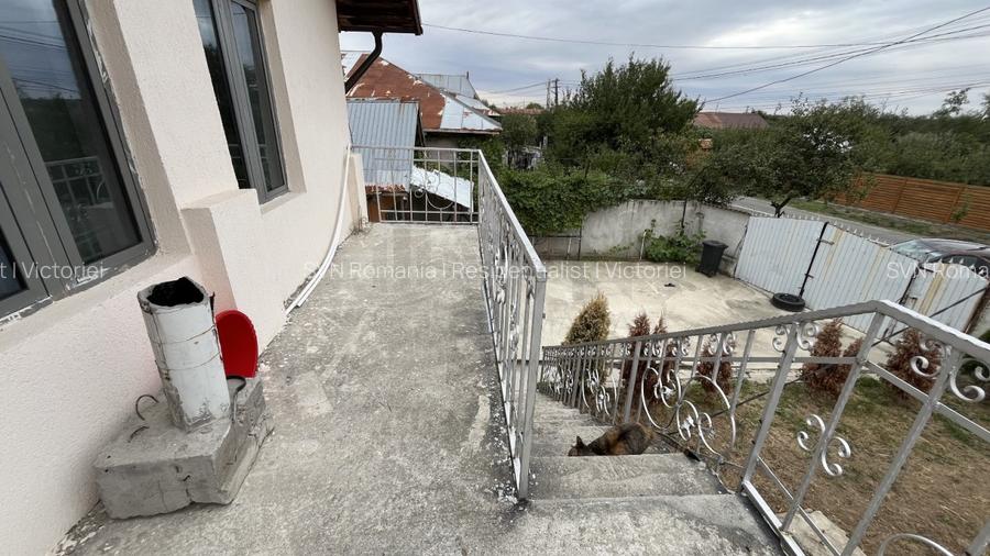 REV2005180 Casa cu 7 camere zona retrasa Poroinica - 12