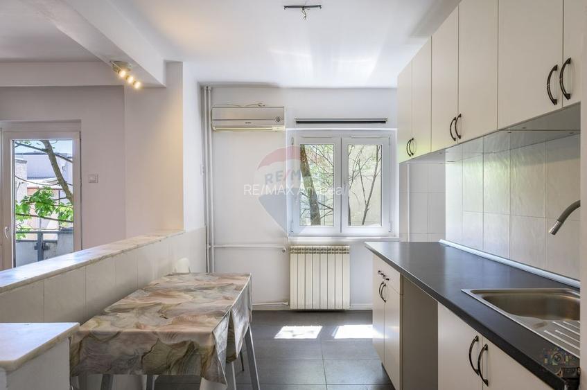 Apartament cu 3 camere de vânzare în zona Lacul Tei - 7