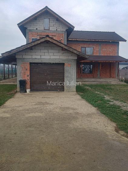Casa cu etaj,2 terase +garaj - 2