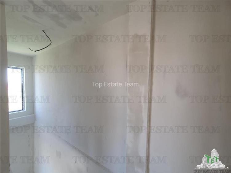 Duplex 8 camere cu doua intrari separate curte comuna Navodari - 19