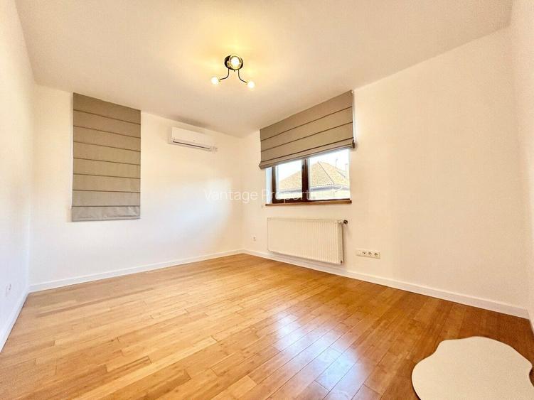 Villa, complex with swimming pool, tennis court, Iancu Nicolae - 11