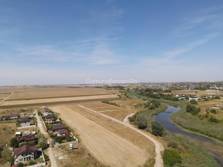 Teren Intravilan In Rate Com Berceni | superb, langa lac | #MG15 - 11