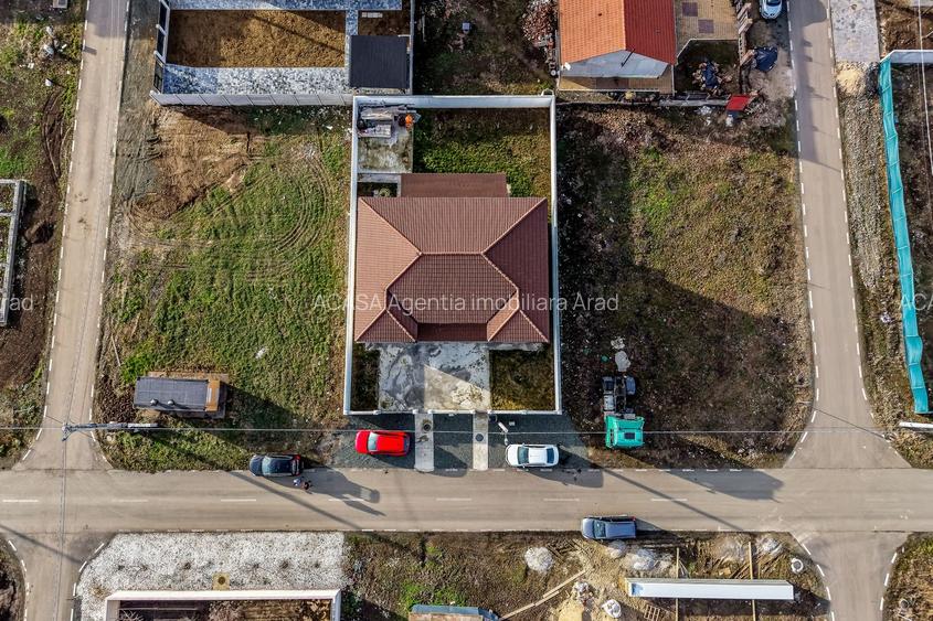 Doua case de vanzare la pret de una in Vladimirescu cartierul Florilor - 12