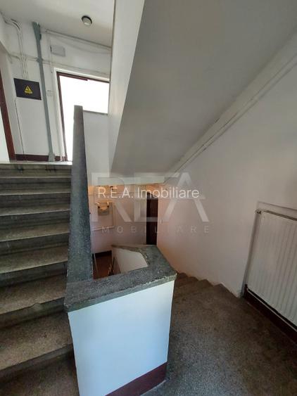 3 camere Parc Floreasca, 58 mp, inst. schimb., anvelopat -  de renovat - 13
