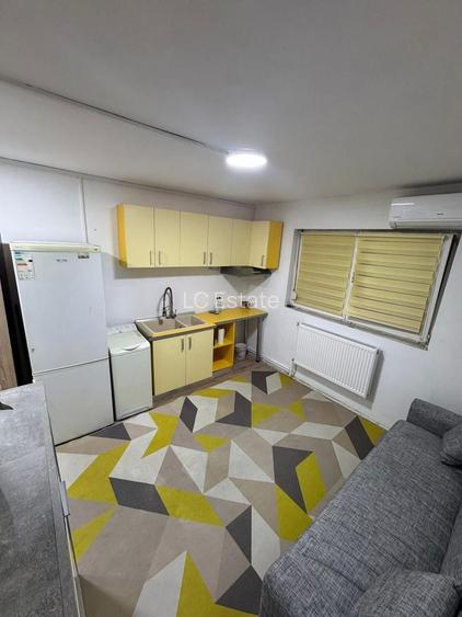 GARSONIERA, 17 MP , ZONA UMT - 3