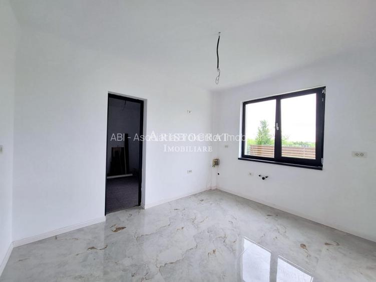 Vila 5 camere cu garaj langa Paradisul Verde - 12