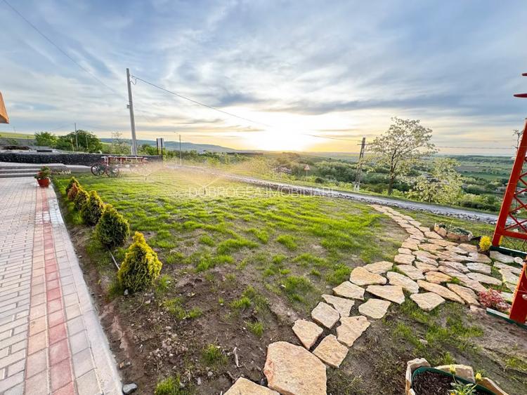 COMPLEX TURISTIC - oras Isaccea, judetul Tulcea, trecere bac UCRAINA  - 6