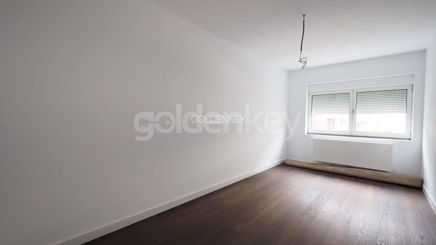 Vilă cu 7 camere, 4 bai | renovata integral 2020 | strada privata - 25