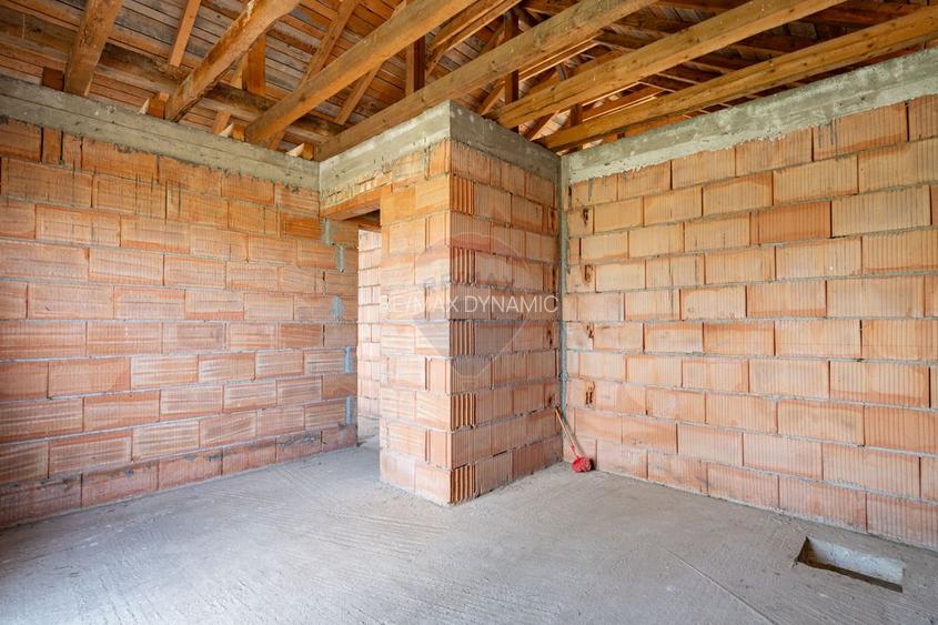Casă / Vilă nouă de vânzare, la roșu, 5 camere, 225mp, Fântânele, Arad - 13