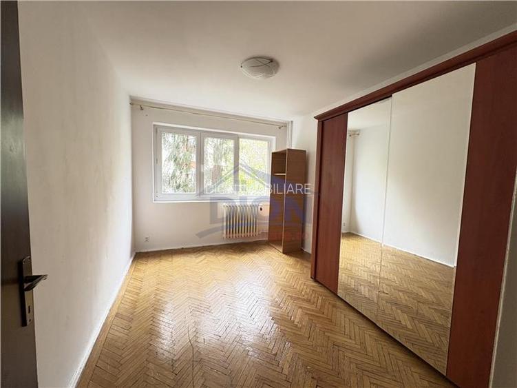 Obregia - Fantana Florilor,  bloc retras de la bulevard - 2