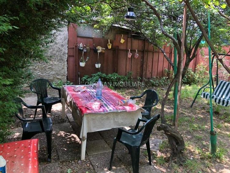 Teren 500 mp + Casa 4 camere zona Centru, - 2