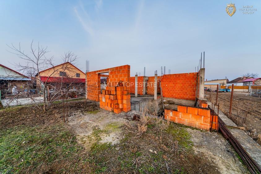 Teren de vanzare cu casa la rosu in Santana - 10