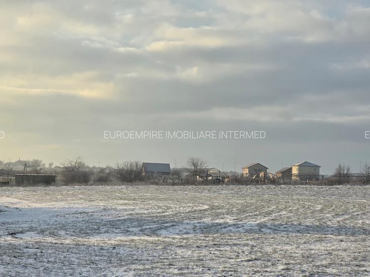 Teren de vanzare in Lazu - 3