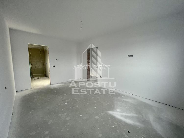 Duplex cu 4 camere, dressing si 3 bai. Toate utilitatile, la asfalt. - 7