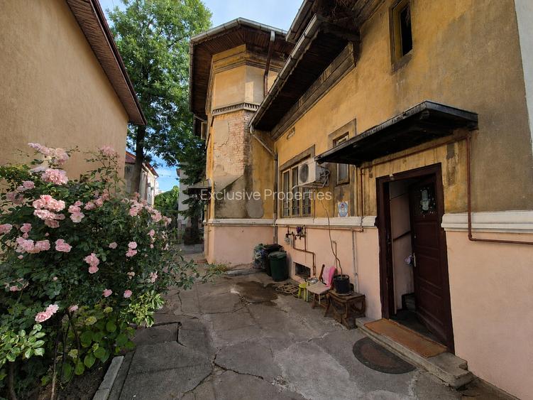 Apartament in vila intr-o zona foarte buna - 8