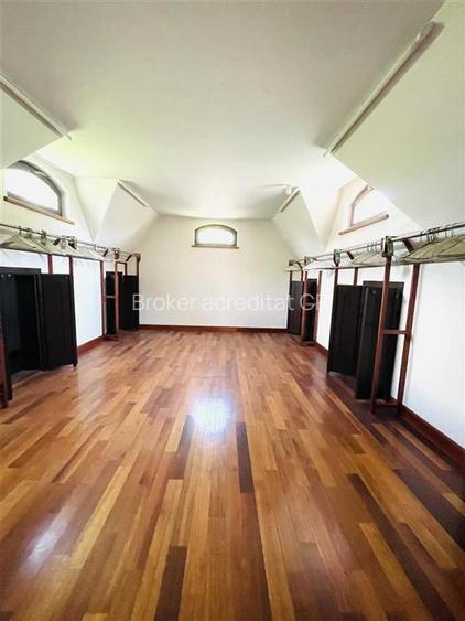 VANZARE VILA 8 CAMERE 652 mp teren zona Sisesti Sector 1 - 35