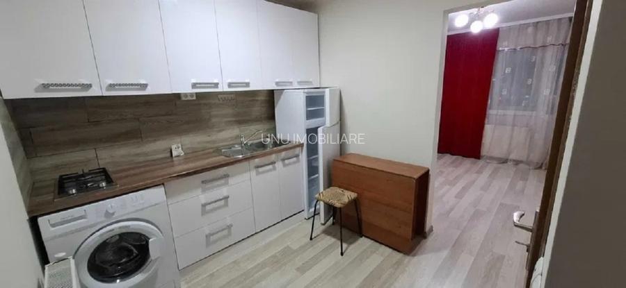 Garsoniera - zona Podu Ros - Piata Nicolina - 5