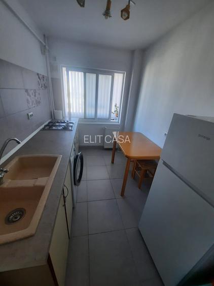 Apartament cu 2 camere, etaj 4/10, zona Podu Ros - 7