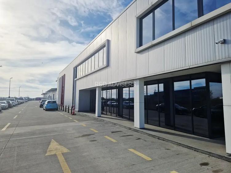 Spatiu industrial, birouri si teren de vanzare, situate intre DNCB - A2 si A0 - 3