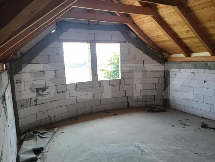 Casă la roșu 182 mp utili – 4 dormitoare + teren 438 mp, zona Orizont