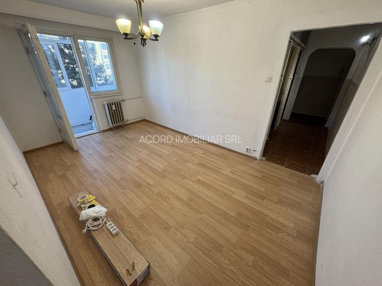 Apartament 3 camere zona Km 4 5 - 2