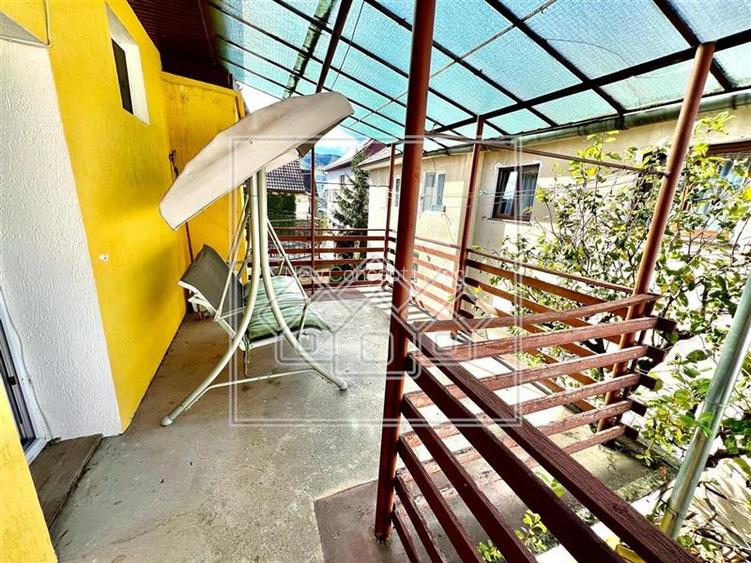 Casa de vanzare in Sibiu - 6 camere, garaj - teren 250 mp - 3