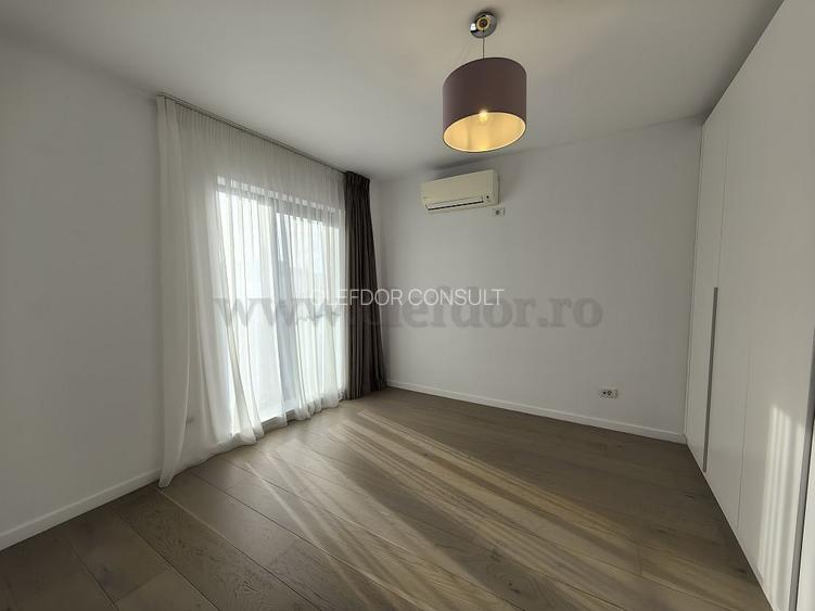 Vilă cu Piscina in Tunari - 20