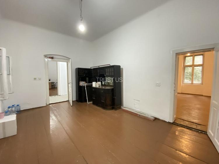 Comision 0%, Caldire Istorica, 5 Camere, Etaj 1, Piata Roamnilor, Traian - 5