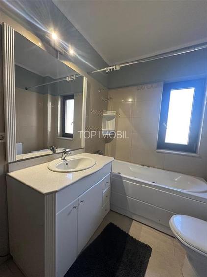 Inchiriere Apartament cu 3 camere Decomandat Mall Moldova cu Loc de Parcare - 3