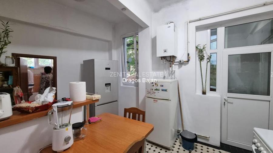 Bloc inclus in programul de consolidare // Garaj // Rosetti - 5